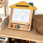 Planche à dessin magnétique maison en bois