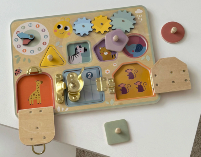 busy board montessori