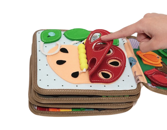 livre d'activités montessori en feutre girafe