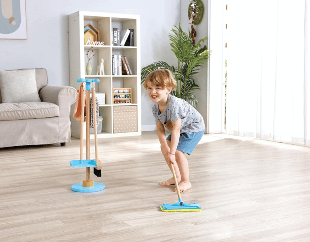 set de nettoyage enfant | balai, balayette et serpillière